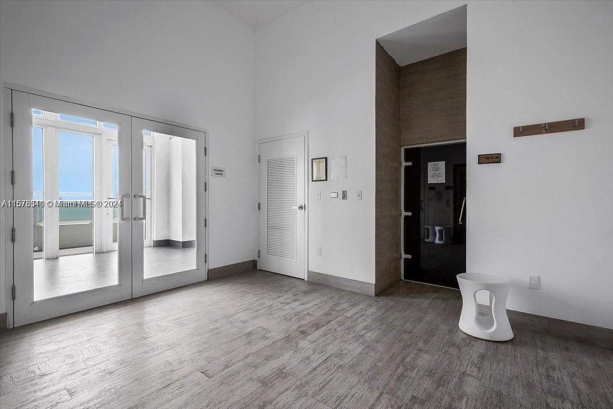 1800 CLUB CONDO - Residential