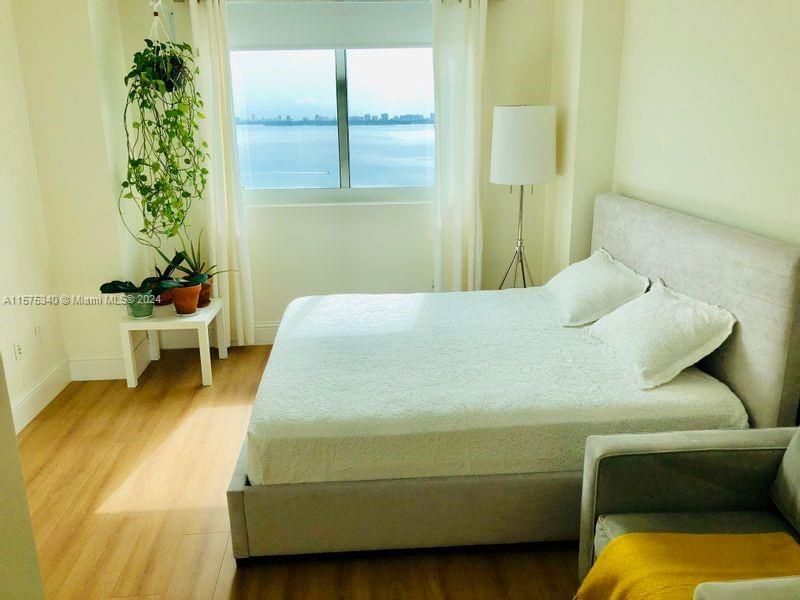 1800 CLUB CONDO - Residential