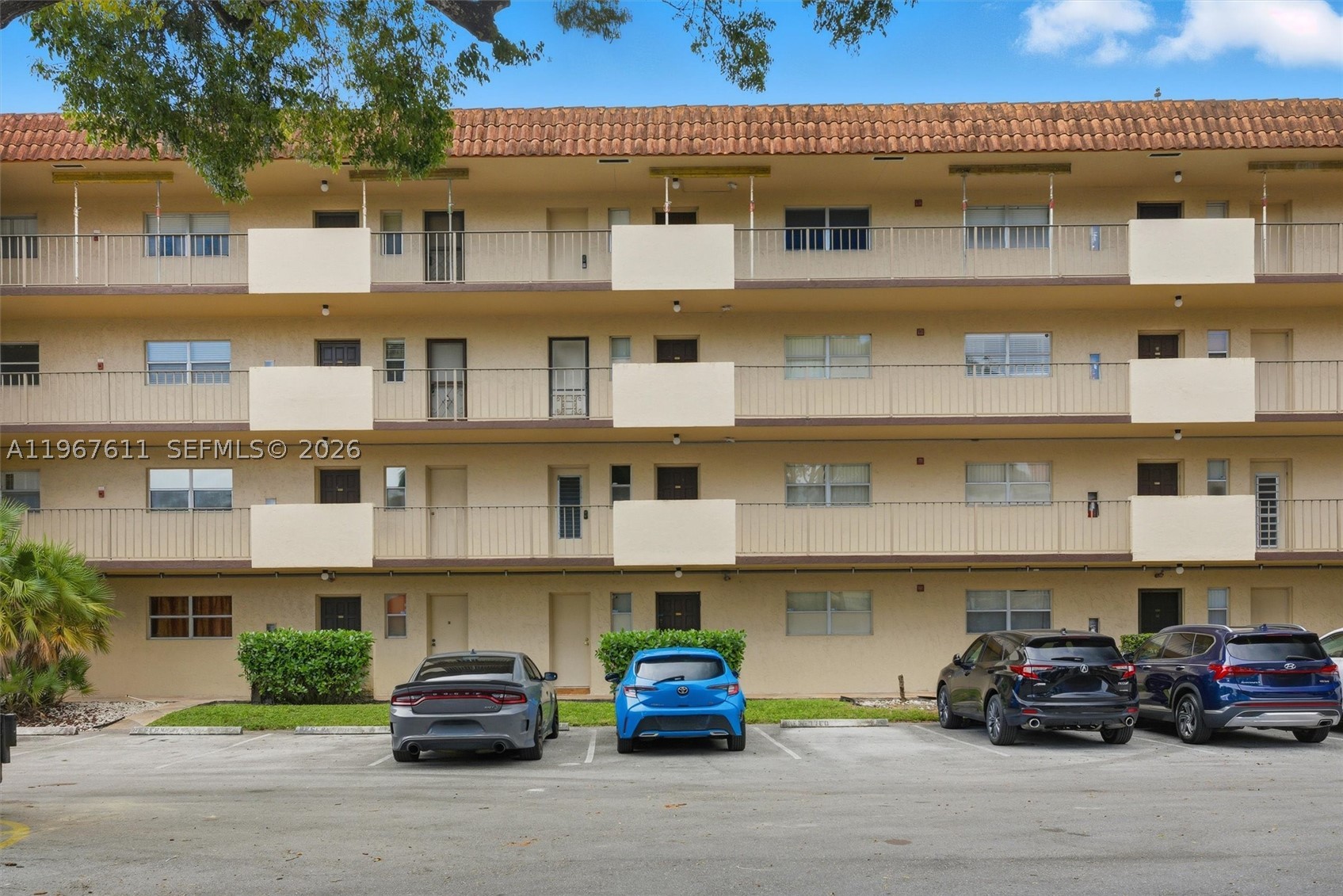 INVERRARY COUNTRY CLUB - Residential