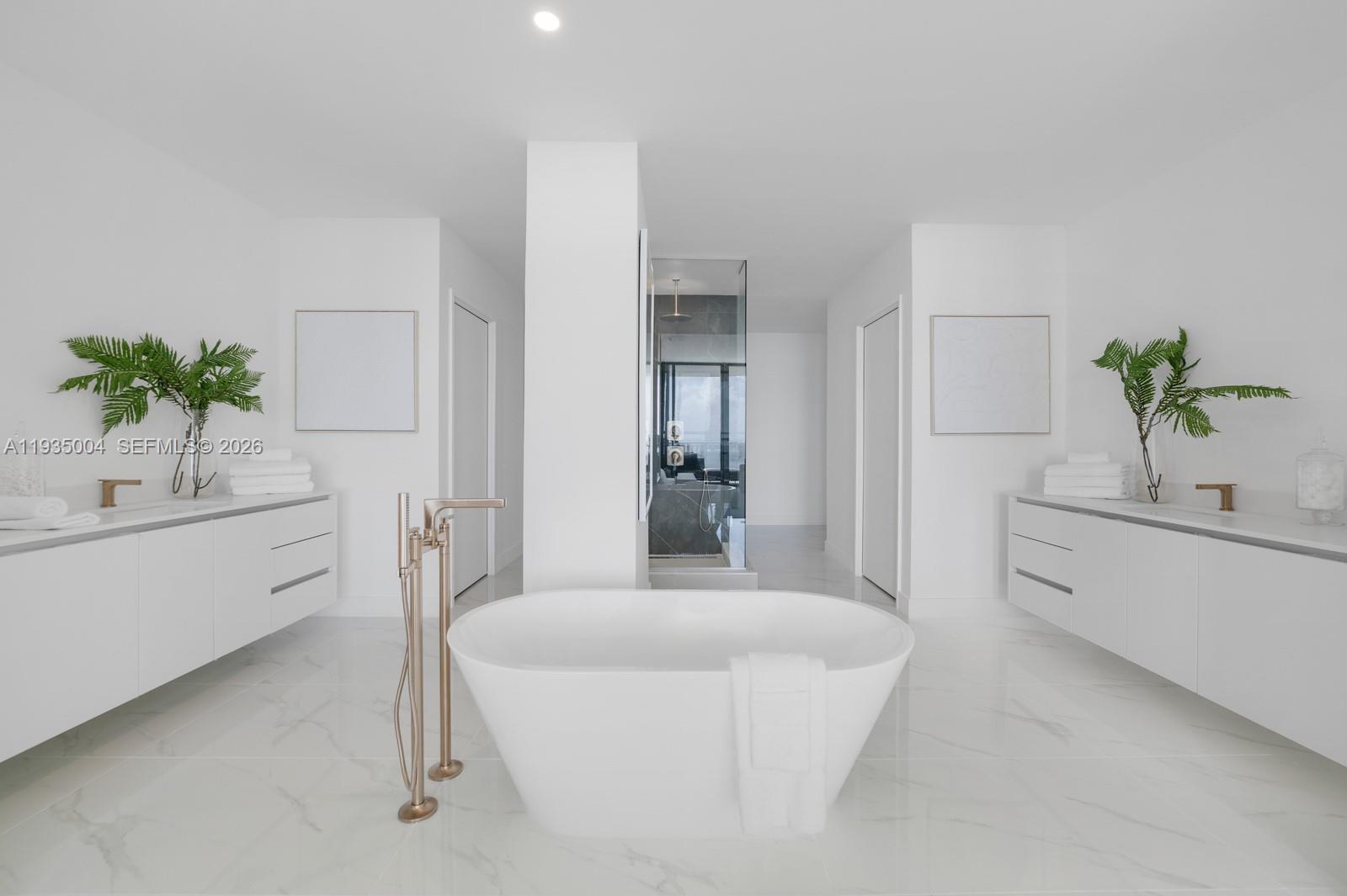 ¤BAY BREEZE - Residential