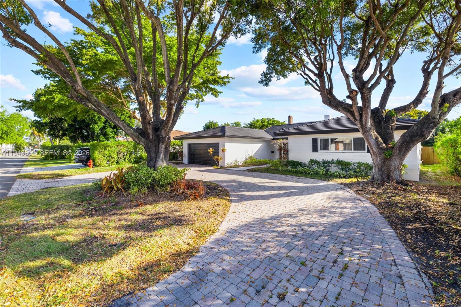 CORAL RIDGE COUNTRY CLUB - Residential