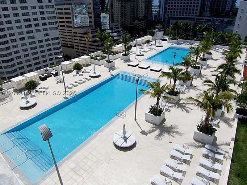 THE PLAZA 851 BRICKELL CO - Residential
