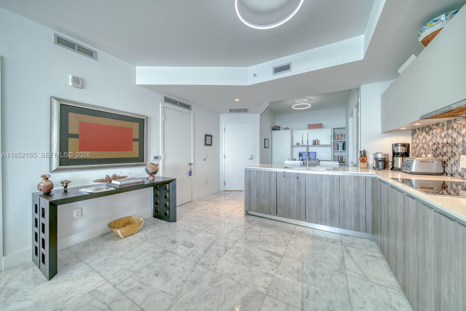 BISCAYNE BEACH CONDO - Residential