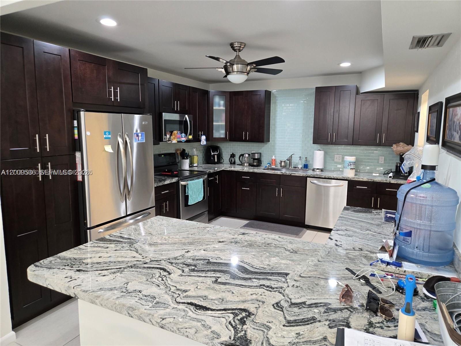 LAS HACIENDAS TOWNHOUSE C - Residential