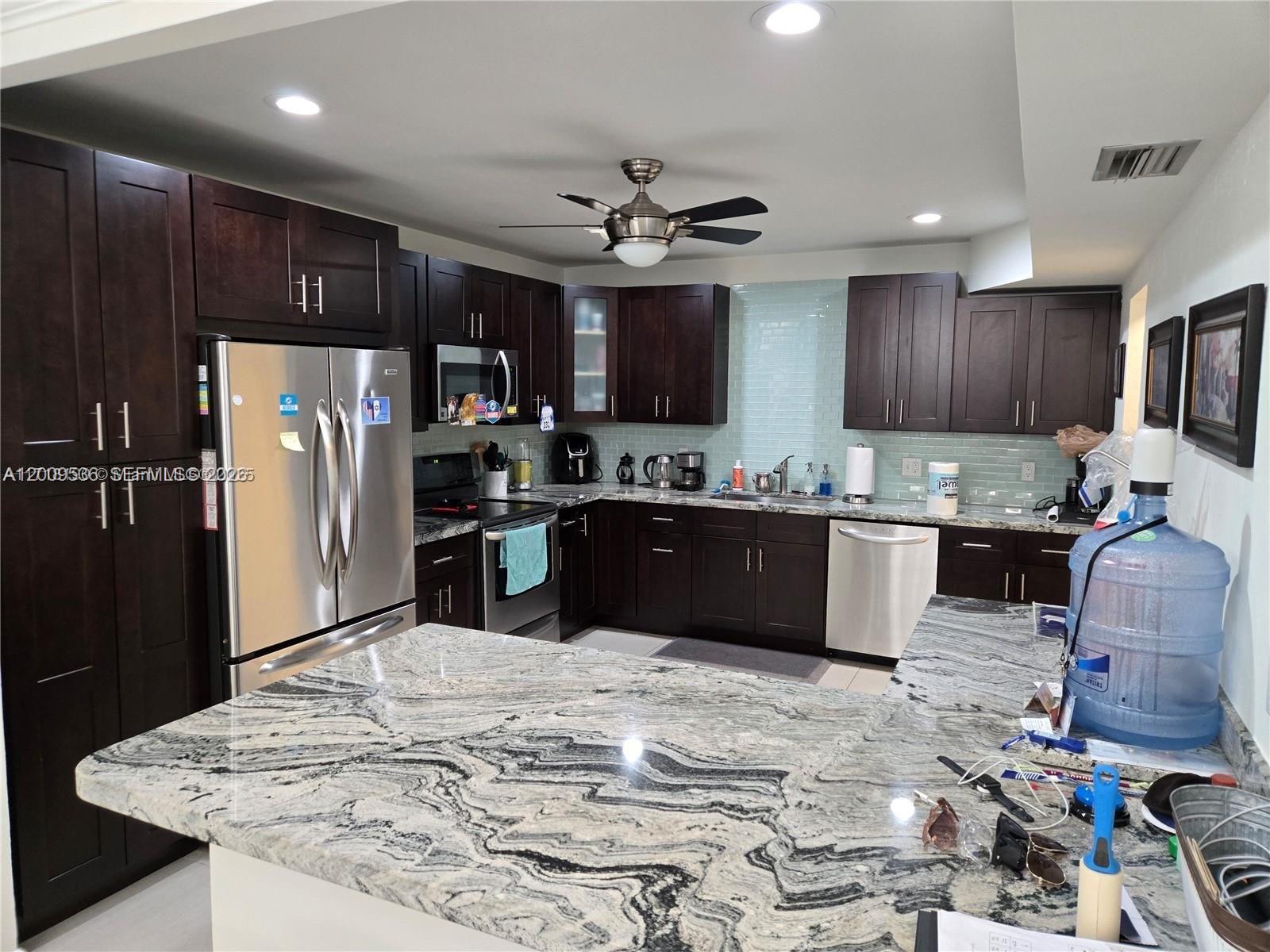 LAS HACIENDAS TOWNHOUSE C - Residential