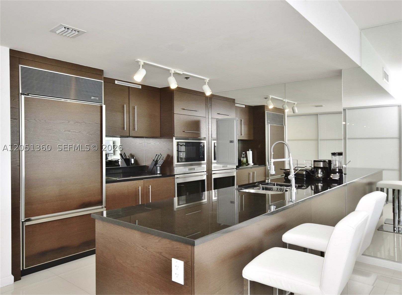 ICON BRICKELL TOWER 1 - Residential Lease