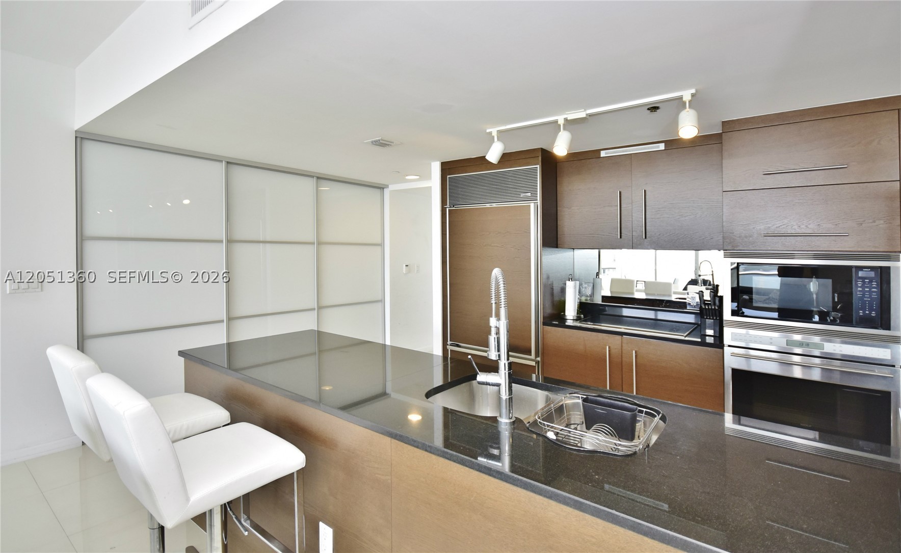 ICON BRICKELL TOWER 1 - Residential Lease