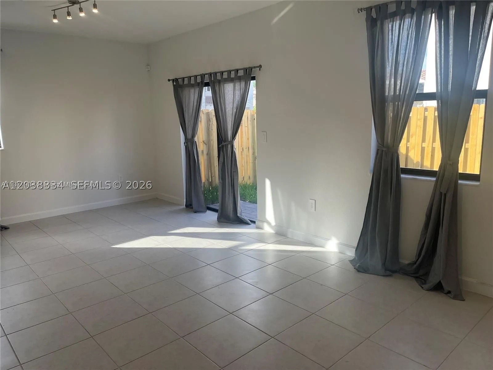 SILVER PALM RESIDENTIAL HO - Residential