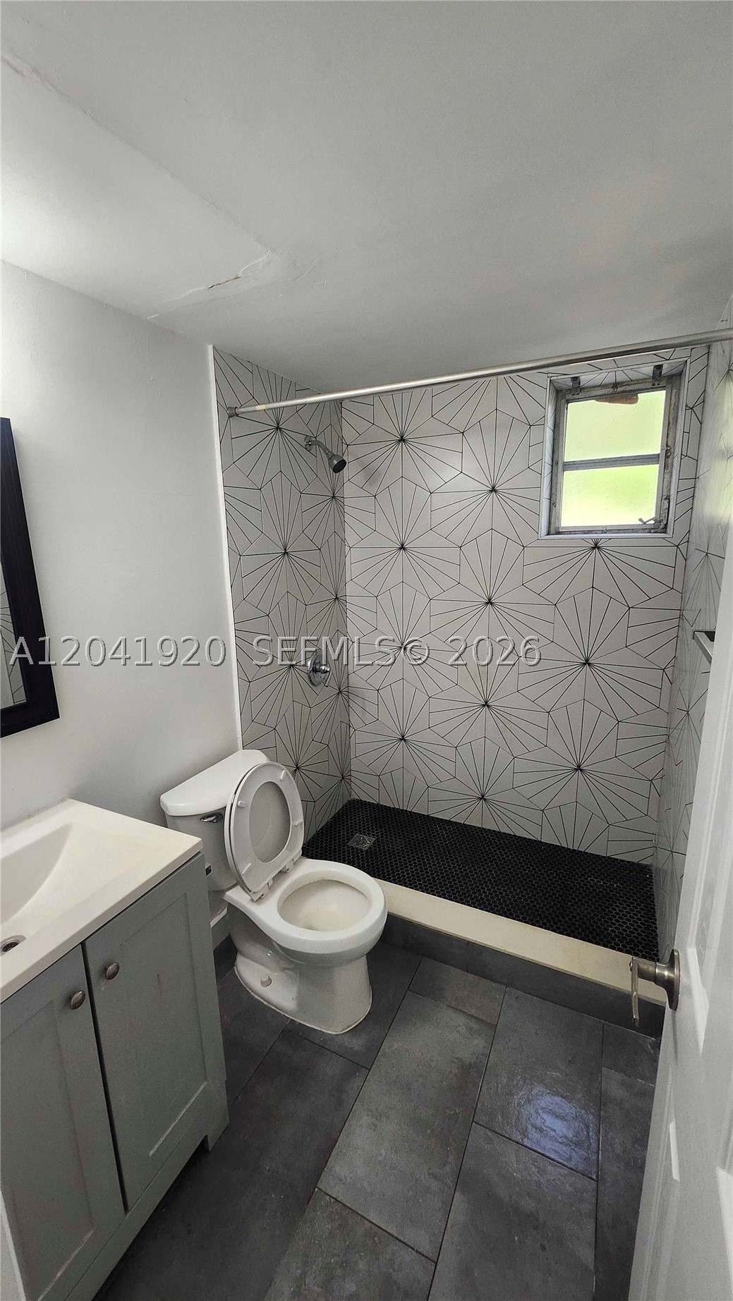 BISCAYNE GARDENS SEC A RE - Residential Lease