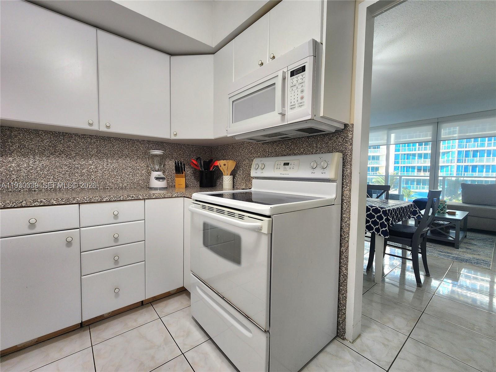 ALEXANDER TOWERS CONDO - Residential
