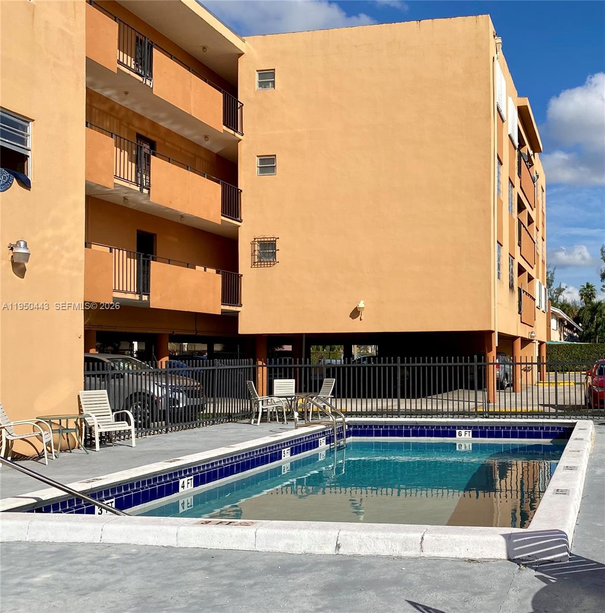 LAGO CONDO - Residential