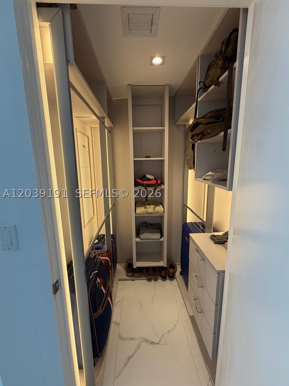 ICONBRICKELL CONDO NO 1 - Residential Lease