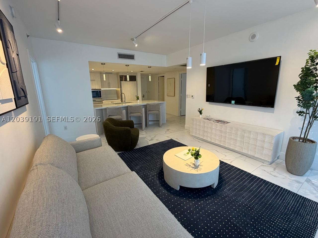 ICONBRICKELL CONDO NO 1 - Residential Lease