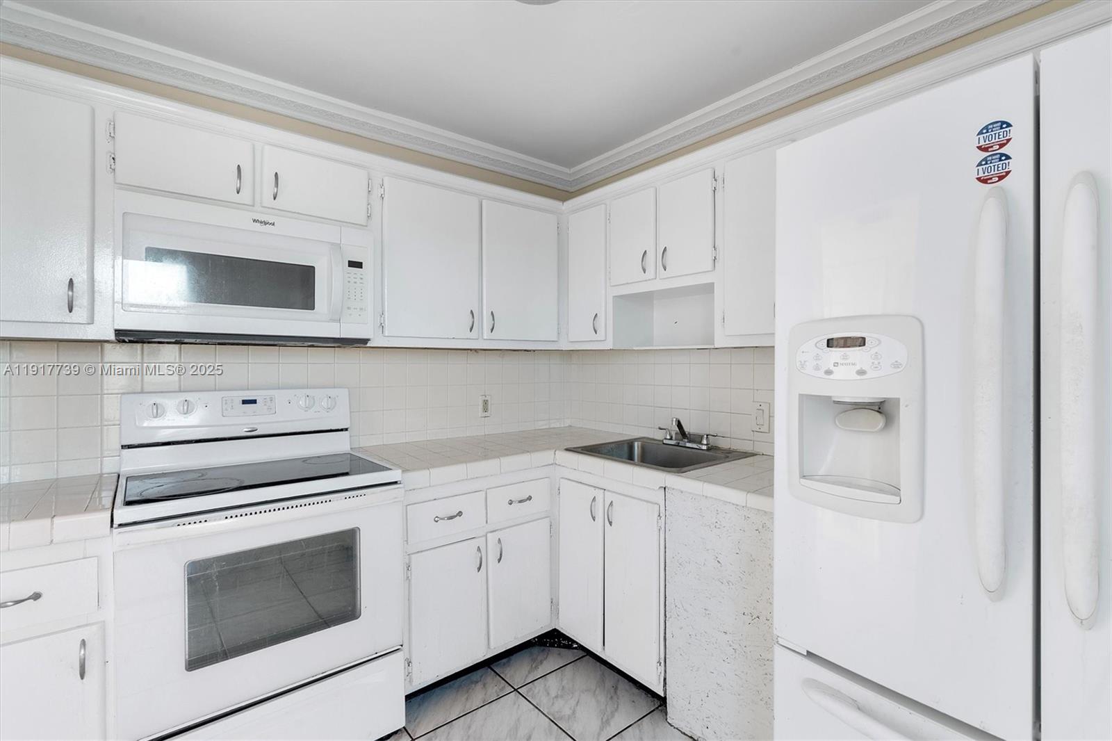 BRAVURA II CONDO - Residential