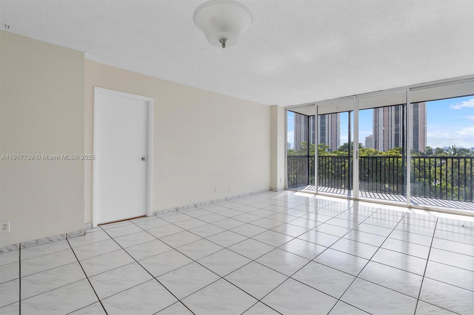 BRAVURA II CONDO - Residential