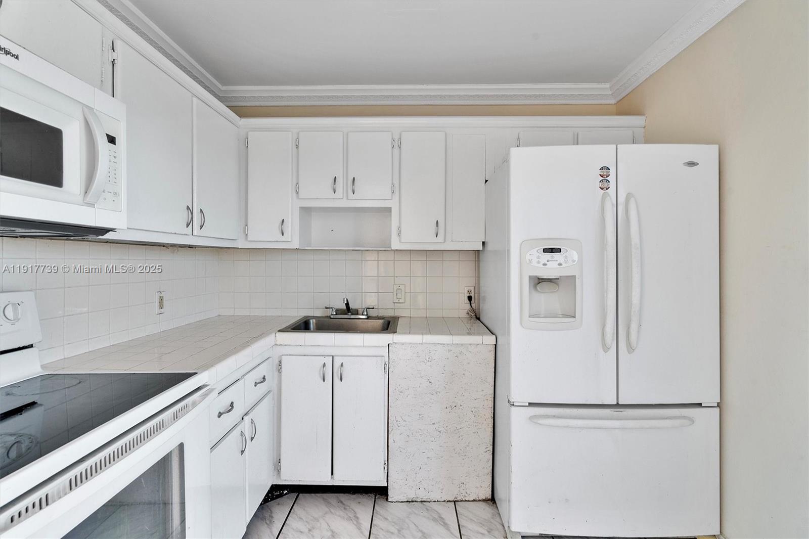 BRAVURA II CONDO - Residential