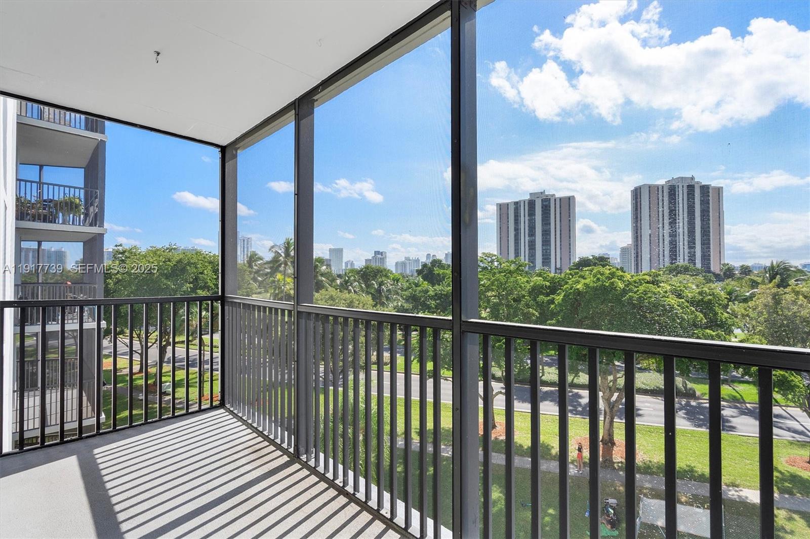 BRAVURA II CONDO - Residential