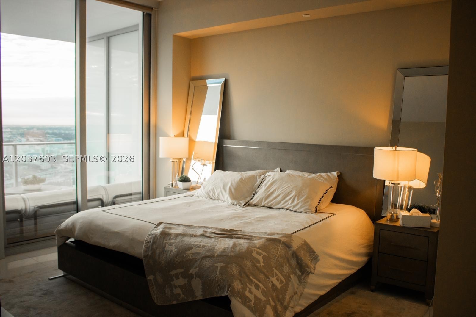 PARAMOUNT MIAMI WORLDCENT - Residential Lease