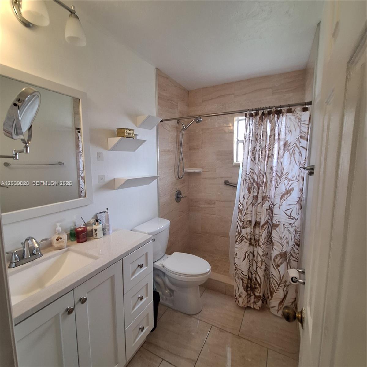 ROYALE GREEN CONDO 7 - Residential