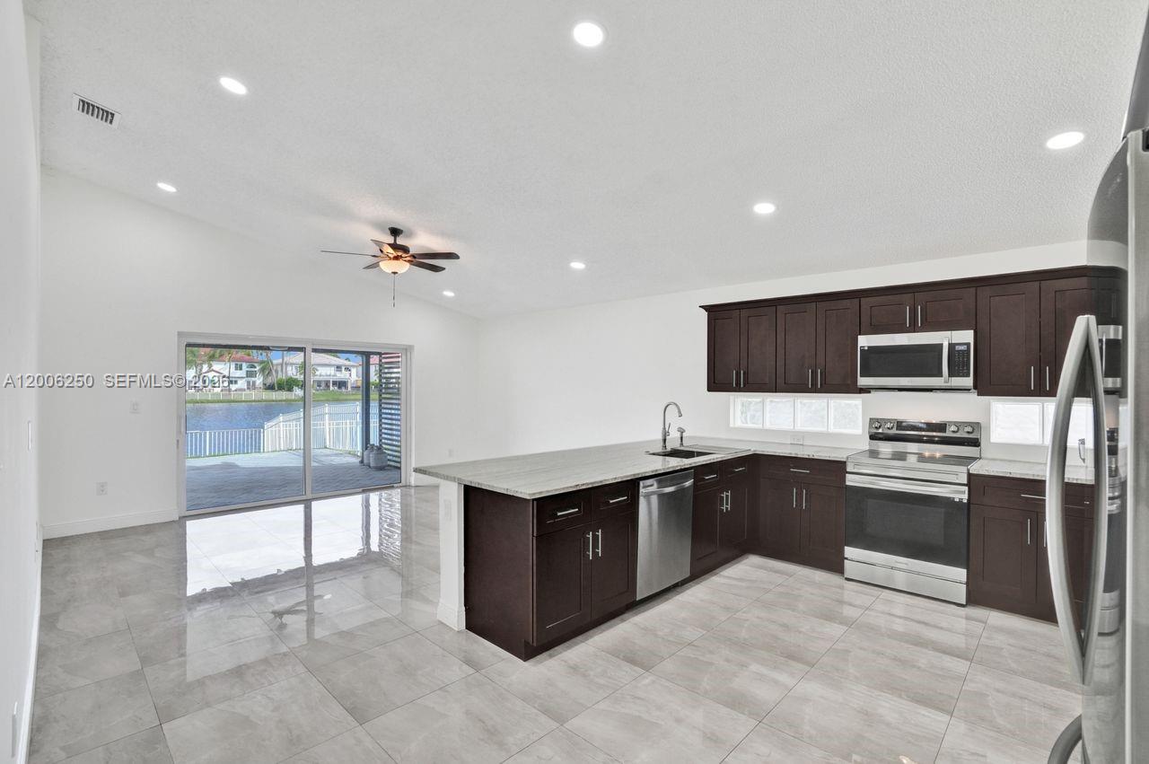 SILVER LAKES PHASE III - Residential