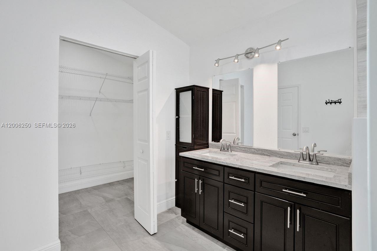 SILVER LAKES PHASE III - Residential