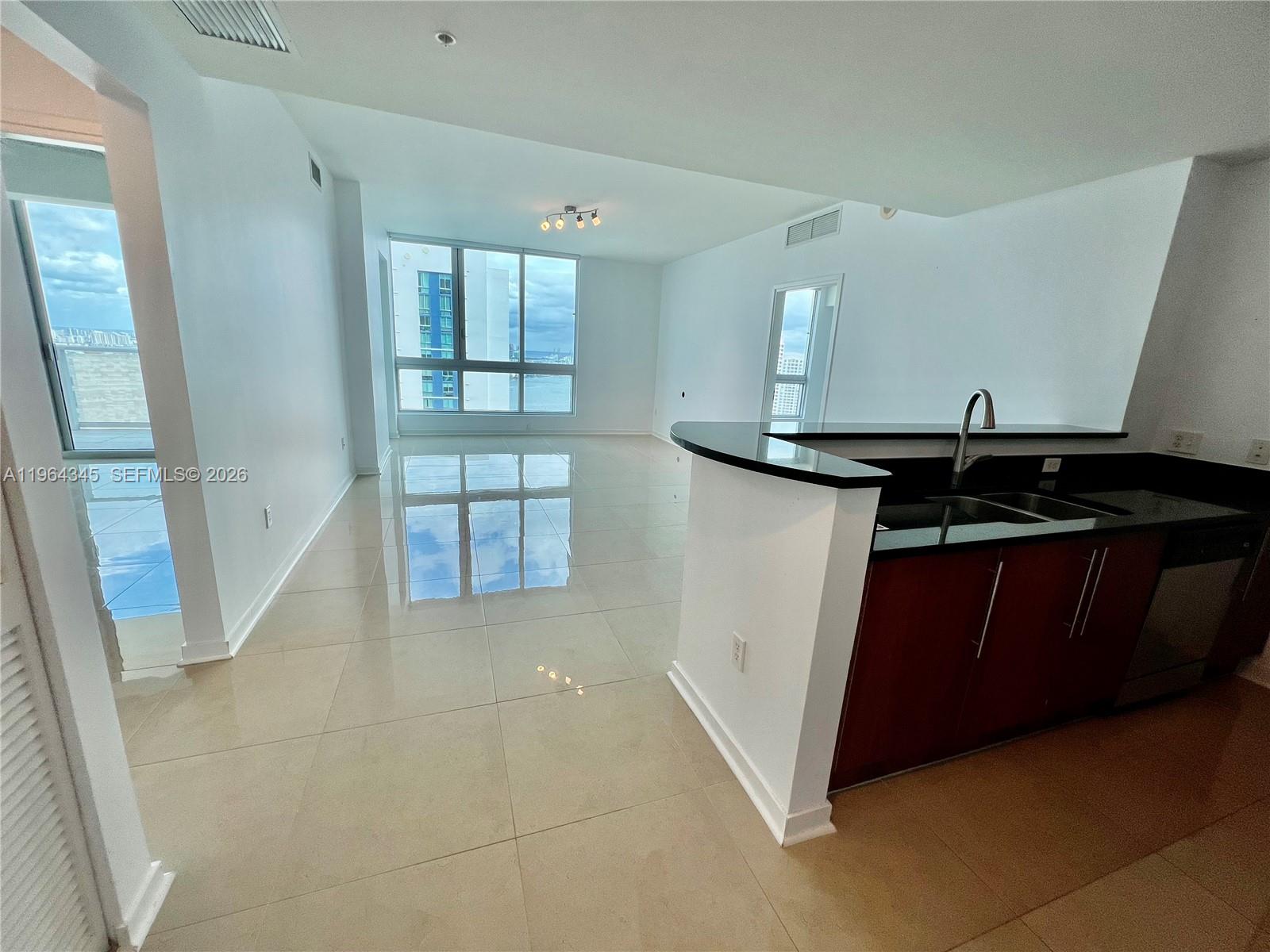 Met 1 - Residential Lease