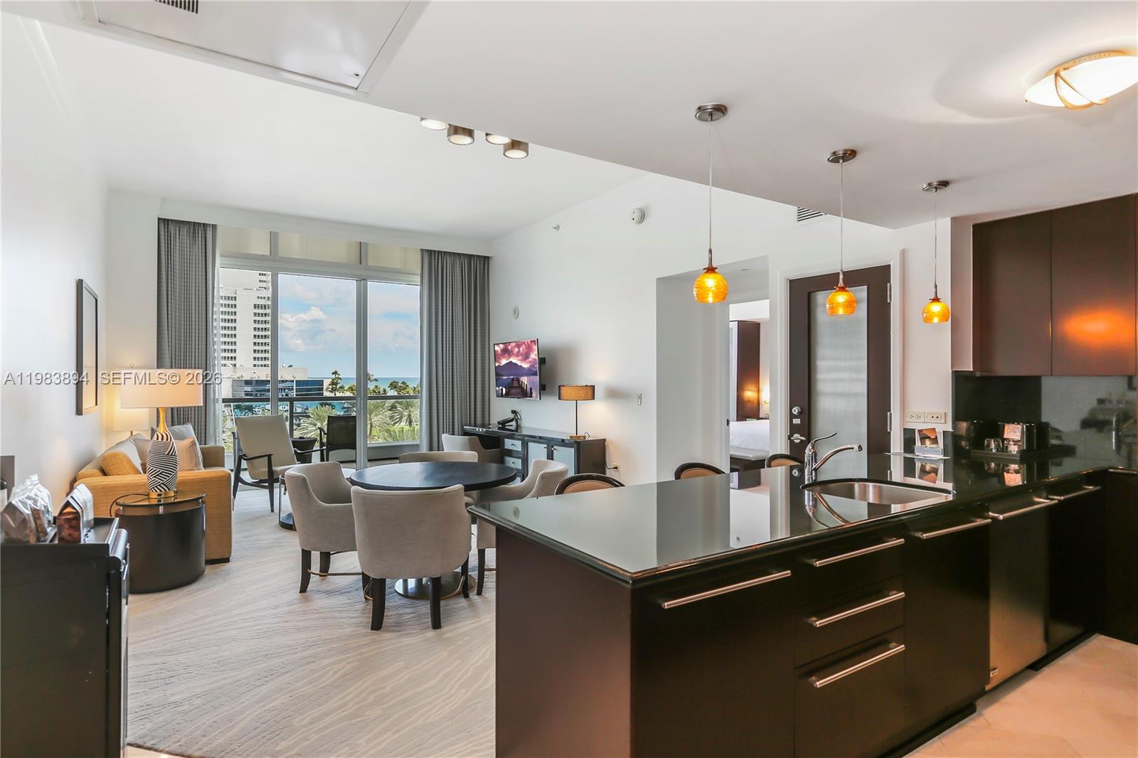 FONTAINEBLEAU III - Residential
