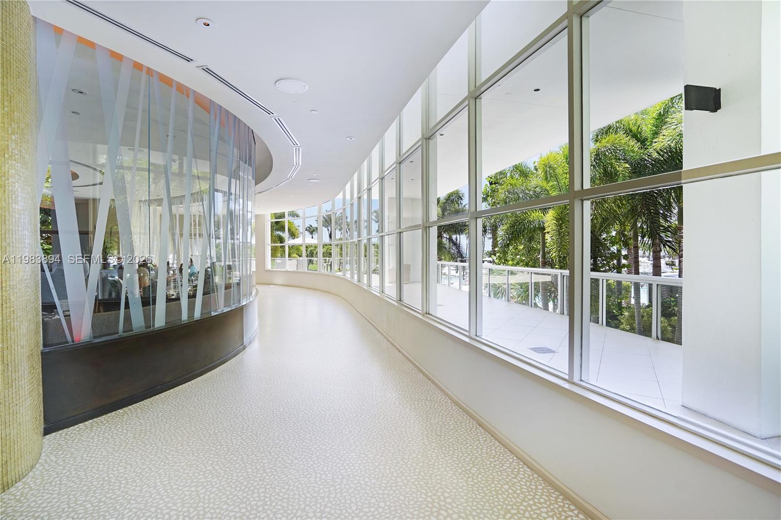 FONTAINEBLEAU III - Residential