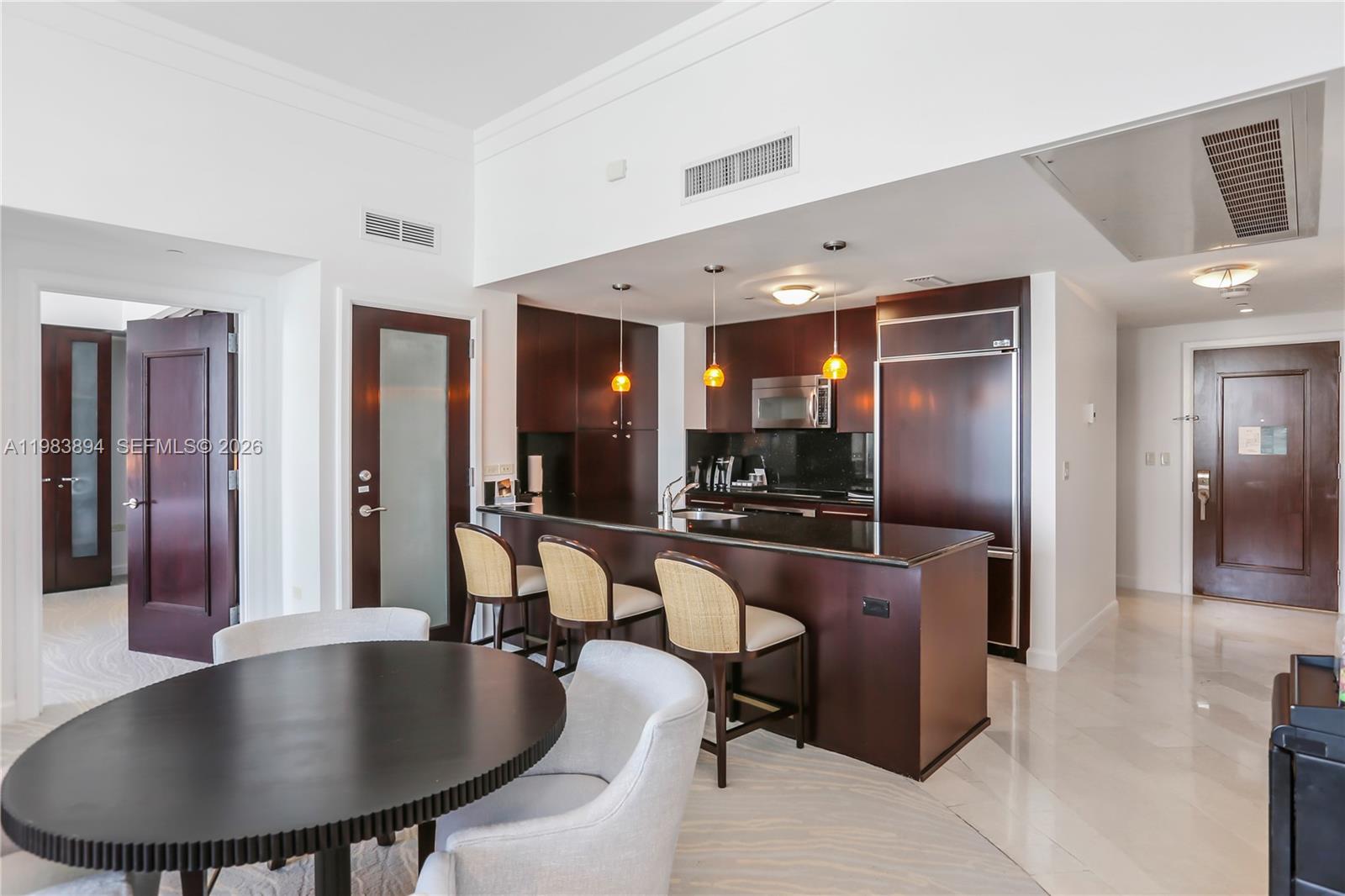 FONTAINEBLEAU III - Residential