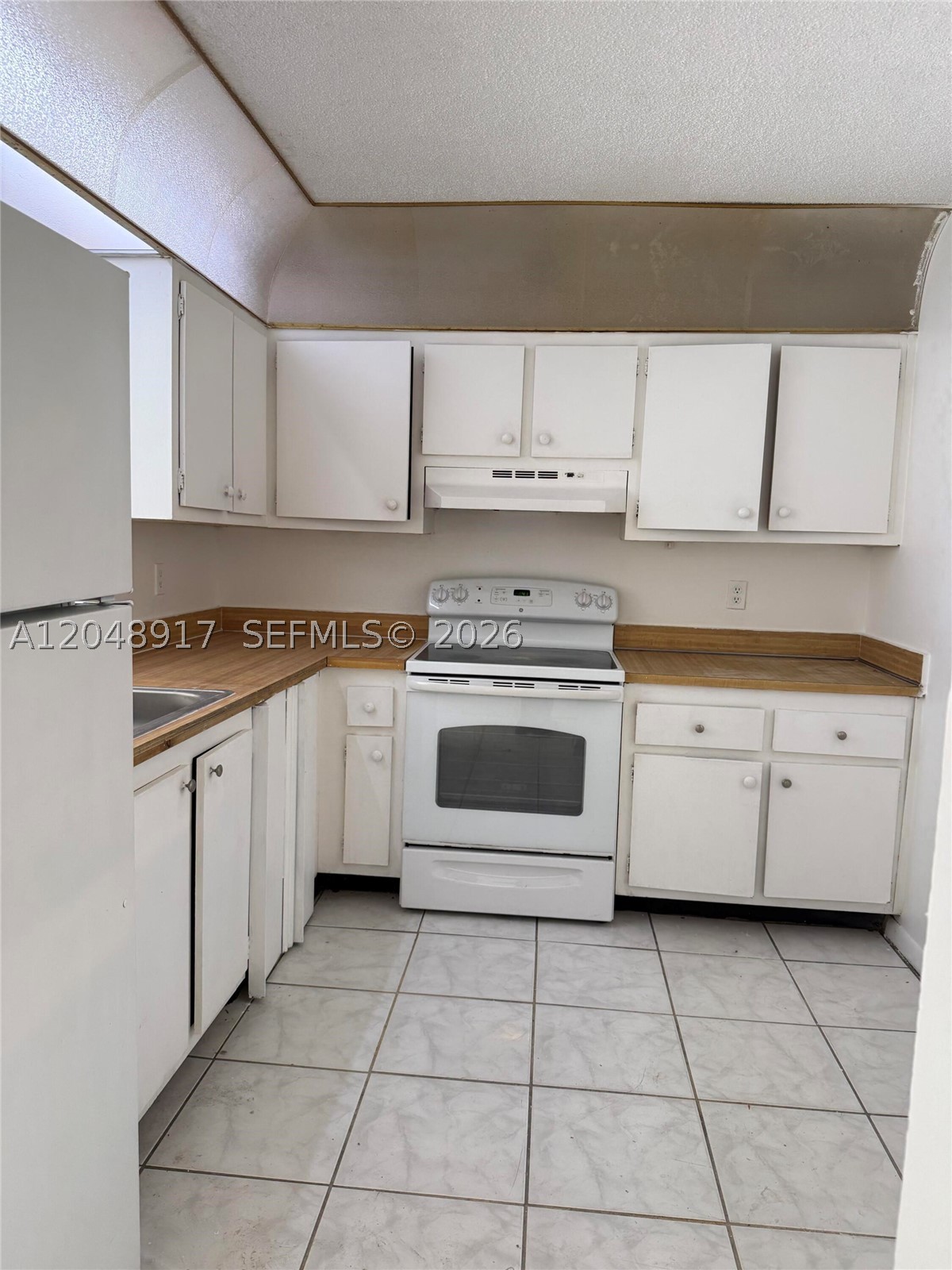 SOMERSET LAKES CONDO - Residential Lease
