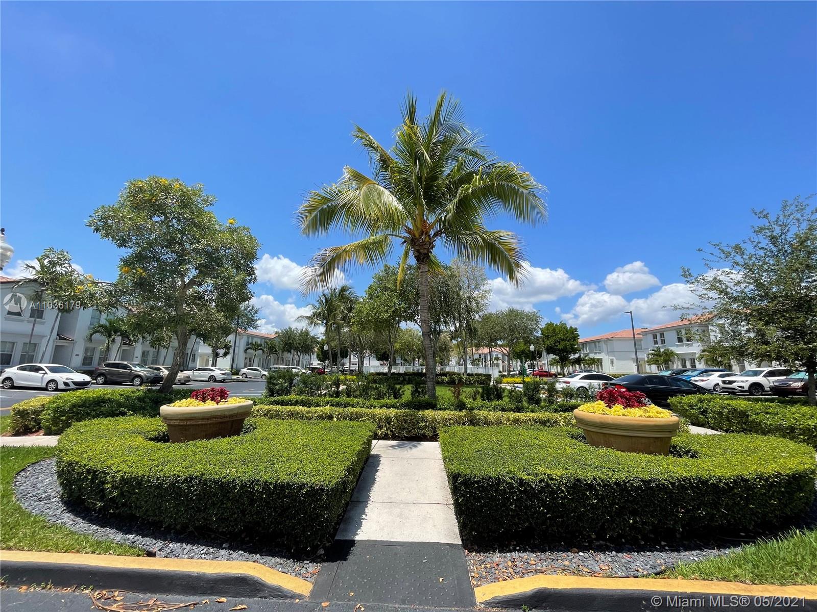 VILLAS AT NAUTICA TWO CON - Residential