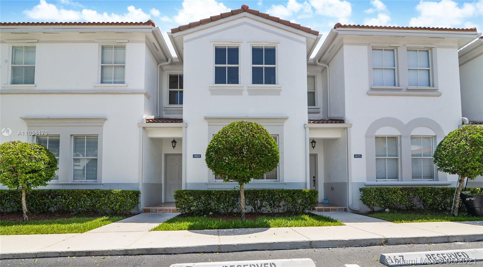 VILLAS AT NAUTICA TWO CON - Residential
