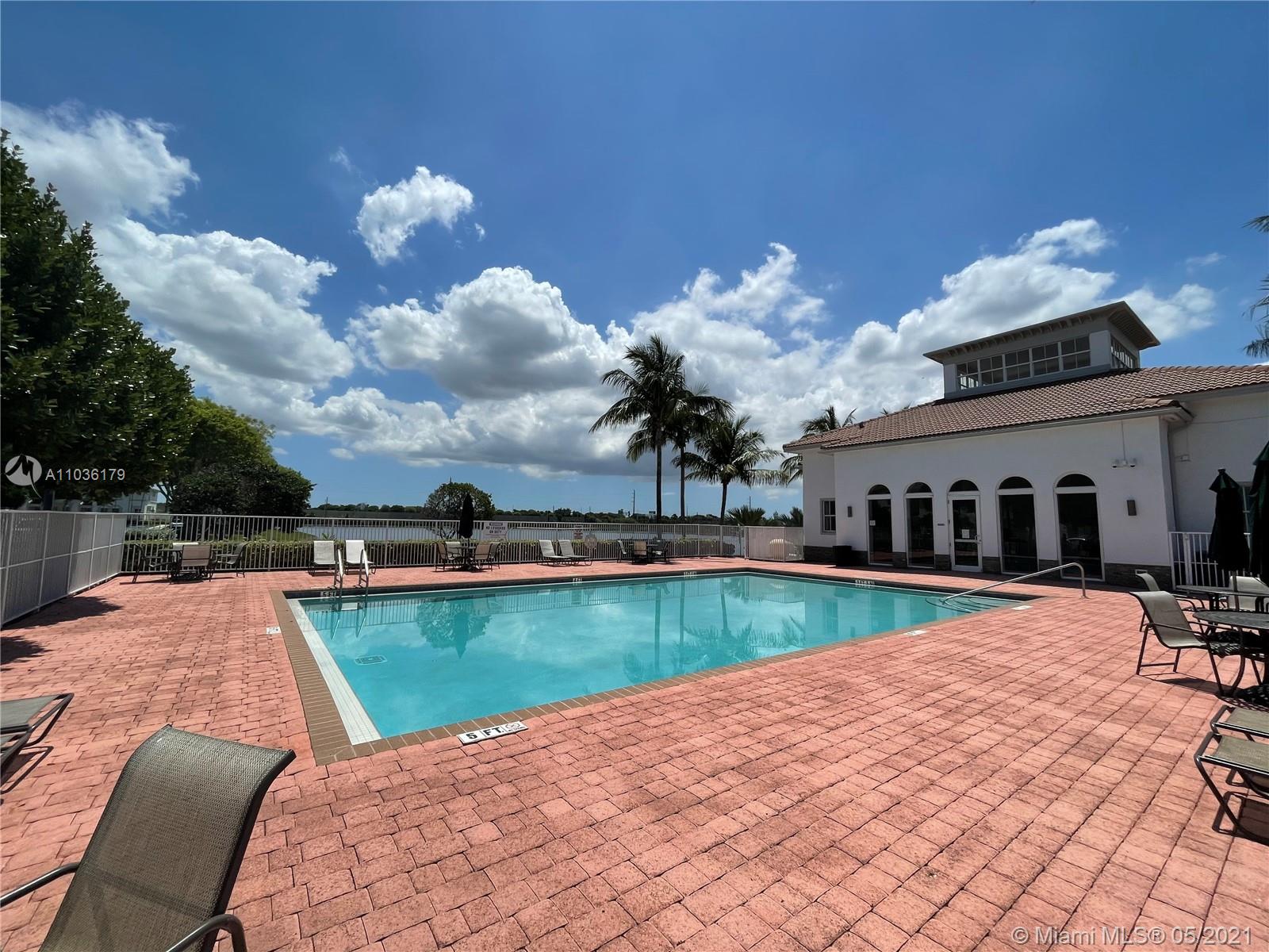 VILLAS AT NAUTICA TWO CON - Residential