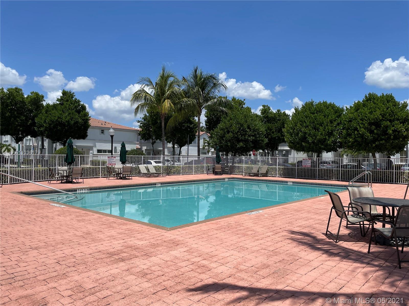 VILLAS AT NAUTICA TWO CON - Residential
