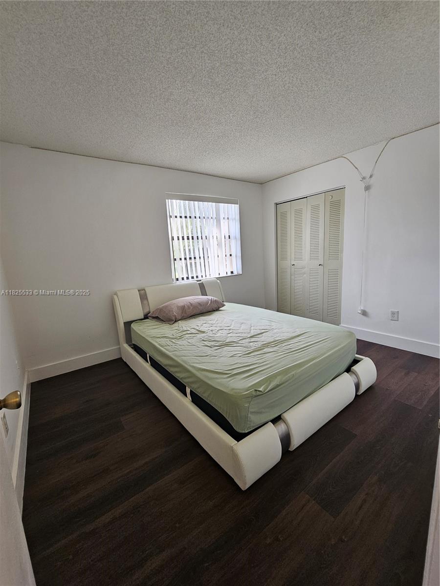LAKESHORE CONDO #2 - Residential