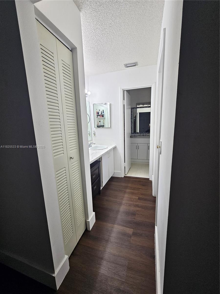 LAKESHORE CONDO #2 - Residential