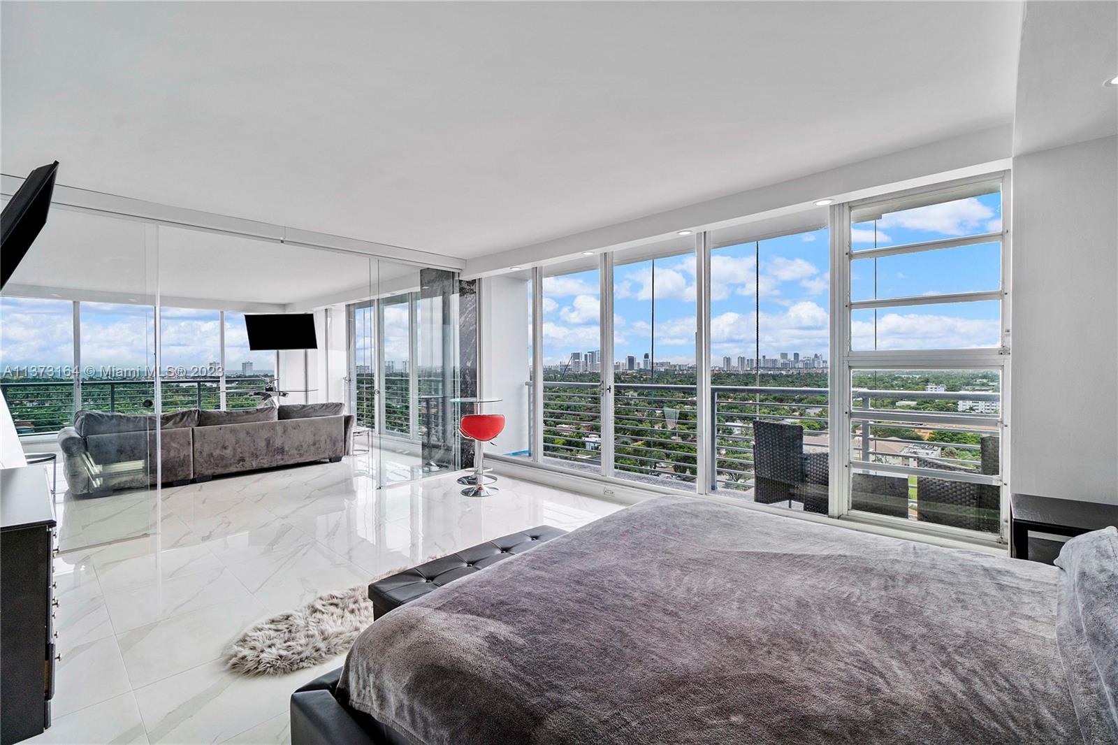 HOME TOWER CONDO - Residential