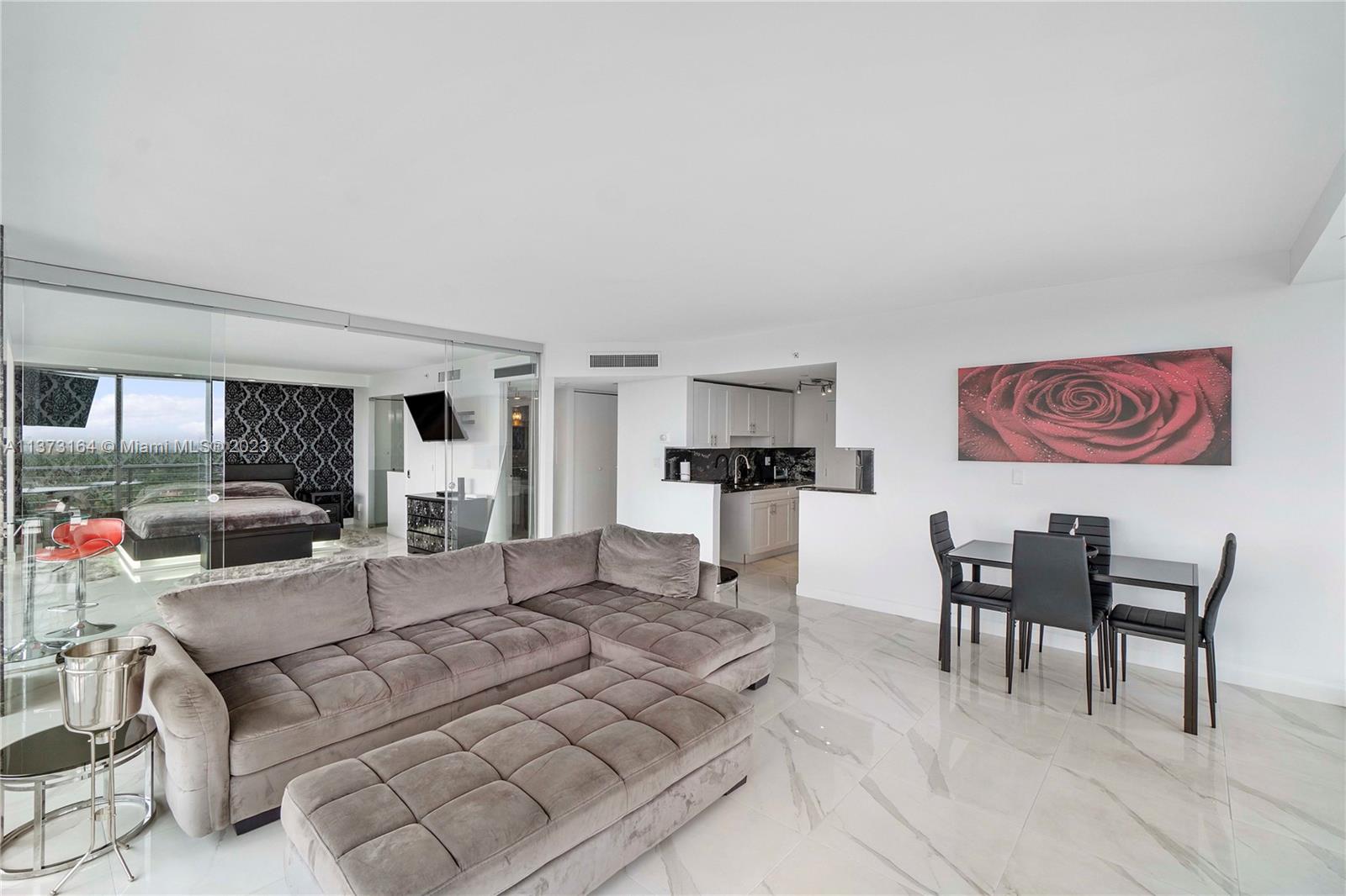 HOME TOWER CONDO - Residential
