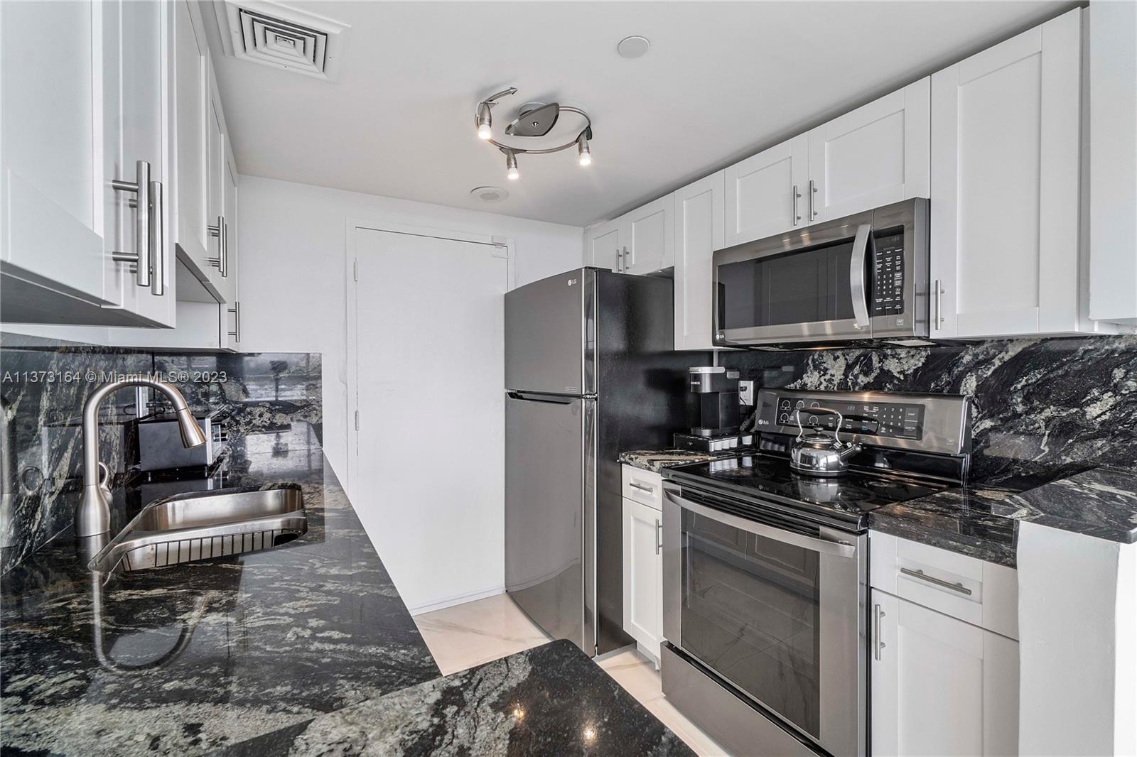 HOME TOWER CONDO - Residential