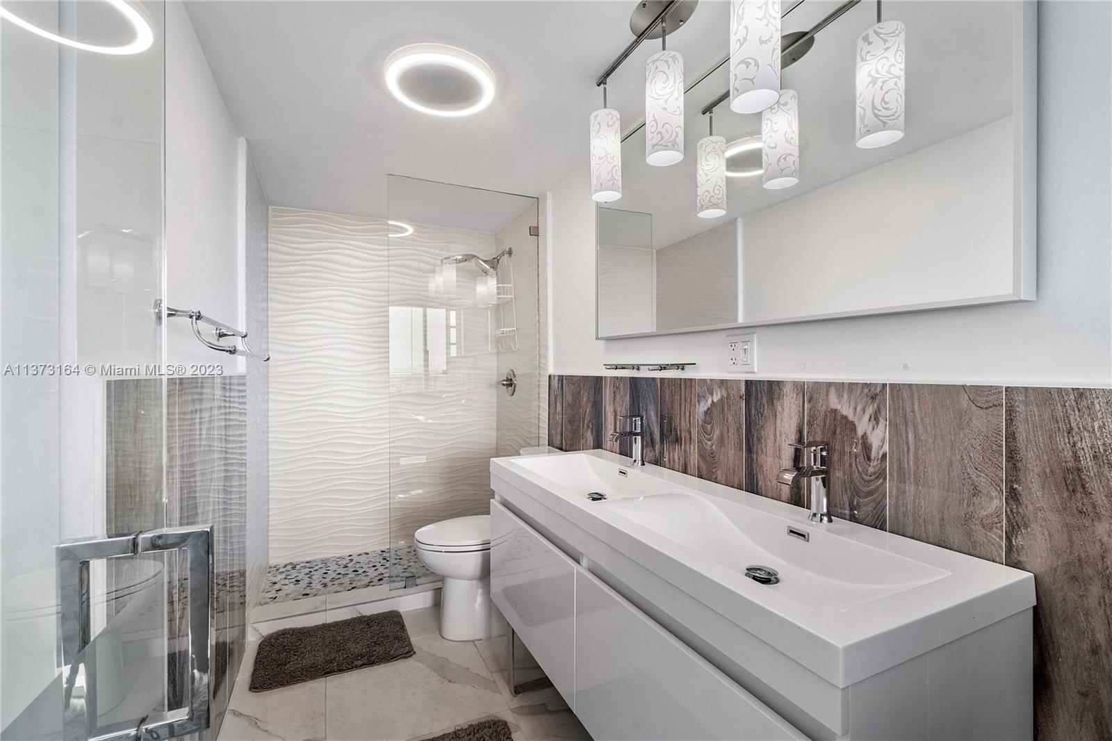 HOME TOWER CONDO - Residential