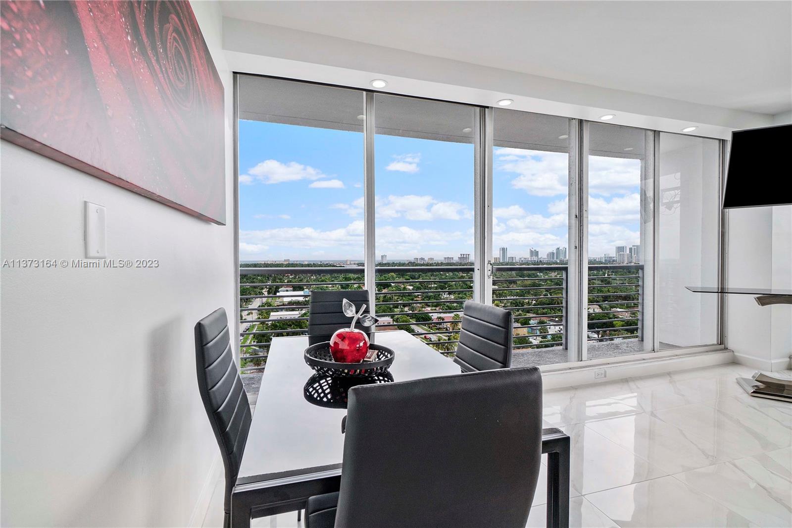 HOME TOWER CONDO - Residential