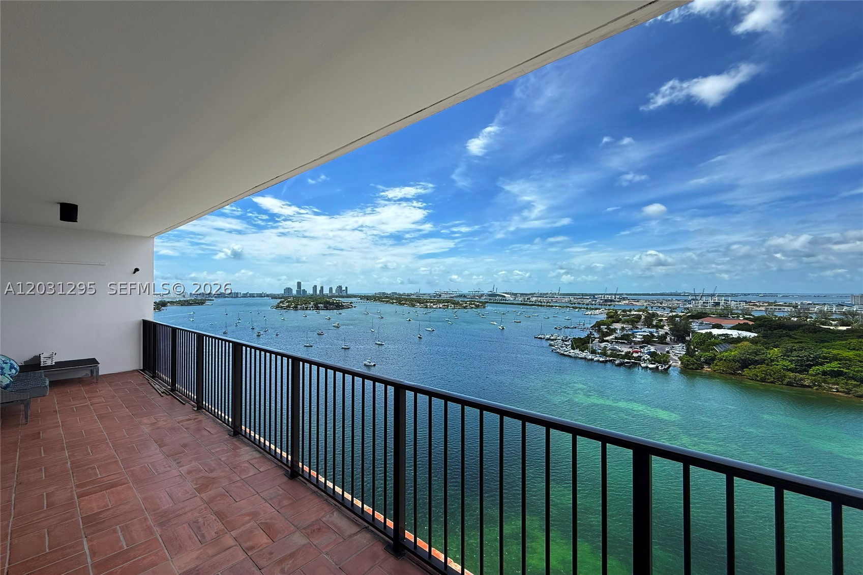 ONE THOUSAND VENETIAN WAY - Residential