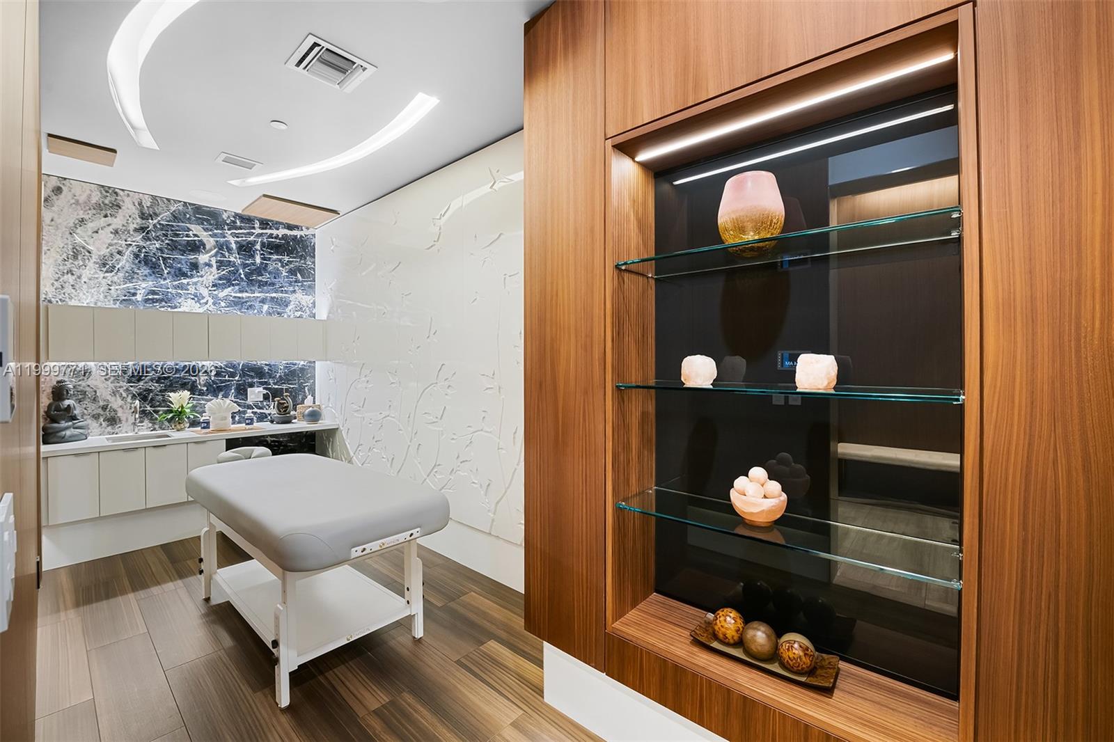 PARAMOUNT FT LAUDERDALE C - Residential