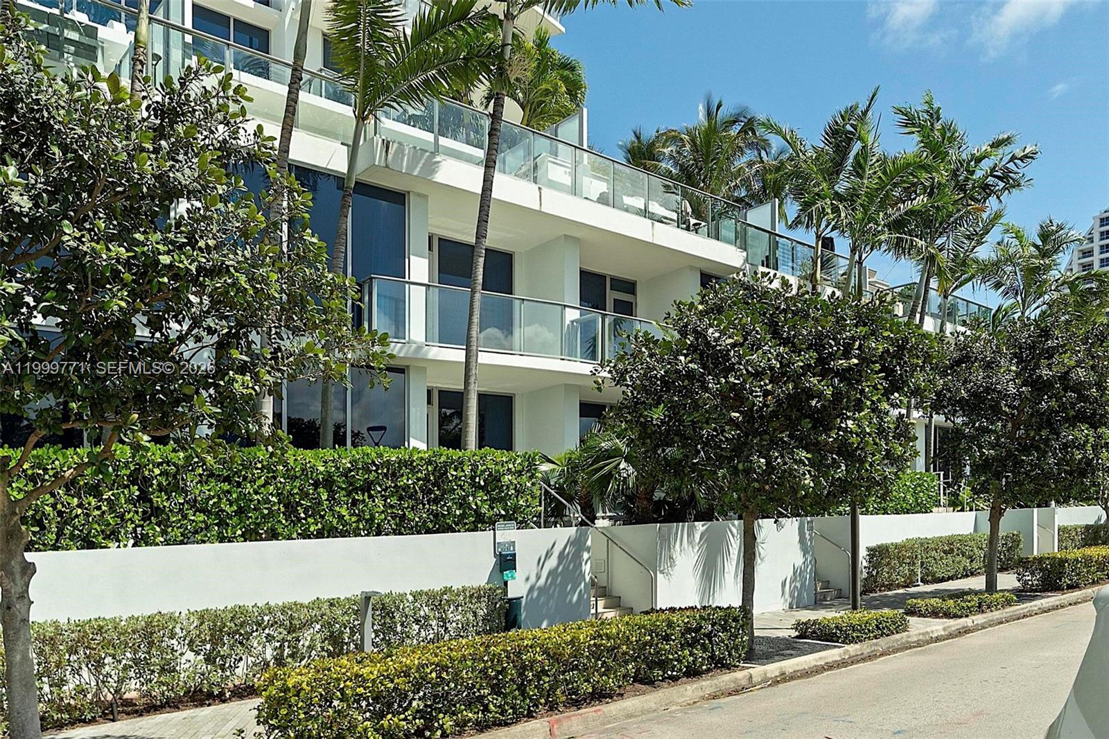 PARAMOUNT FT LAUDERDALE C - Residential