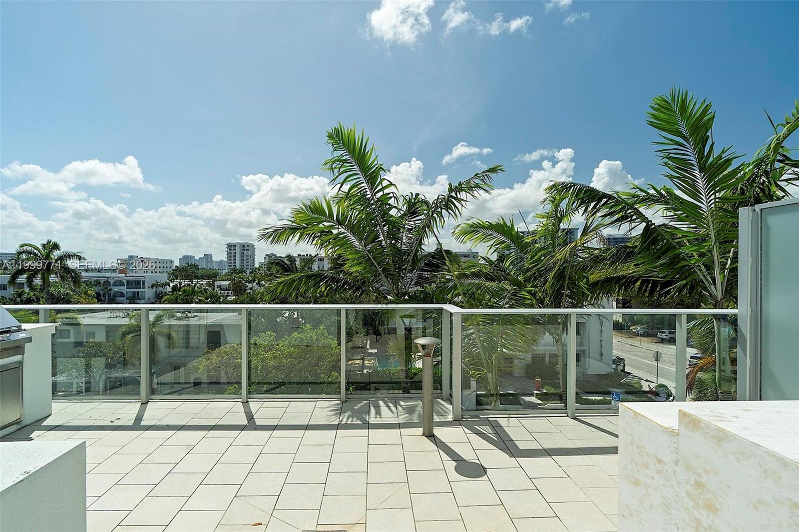 PARAMOUNT FT LAUDERDALE C - Residential