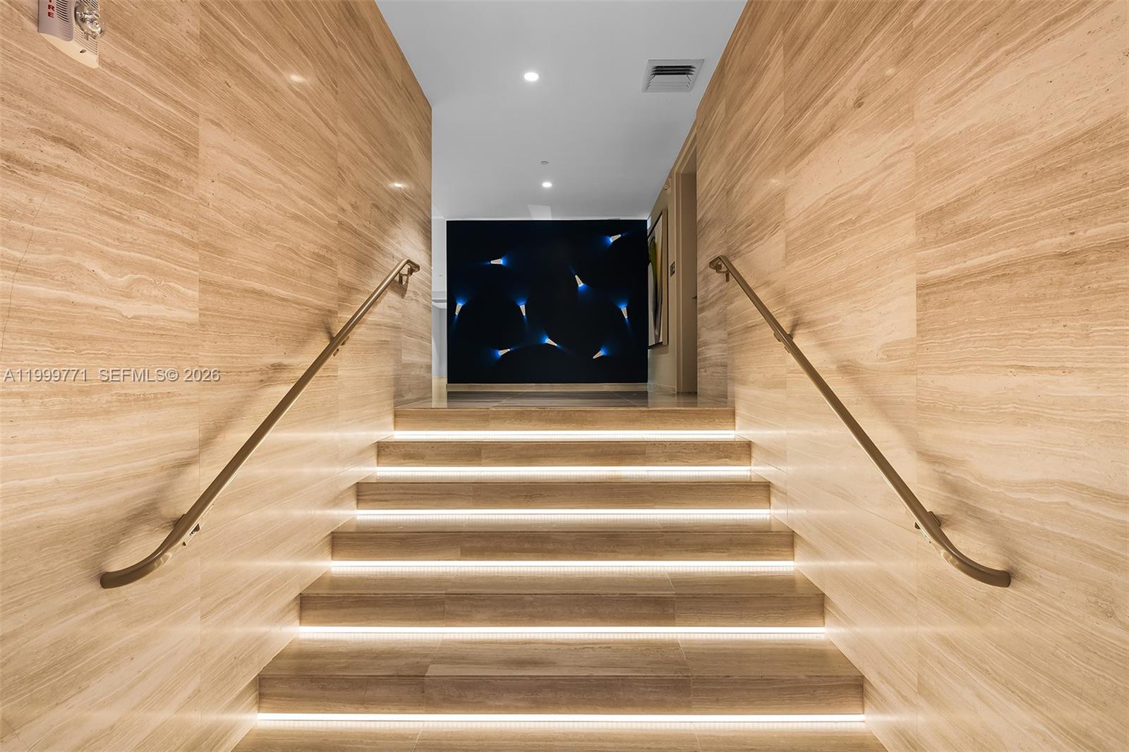 PARAMOUNT FT LAUDERDALE C - Residential