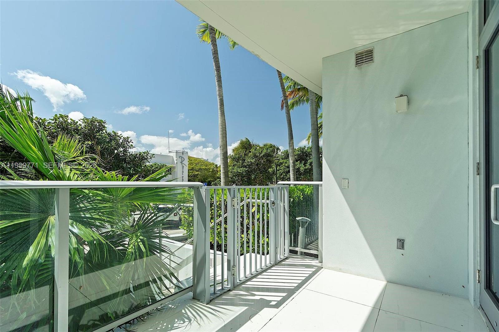 PARAMOUNT FT LAUDERDALE C - Residential