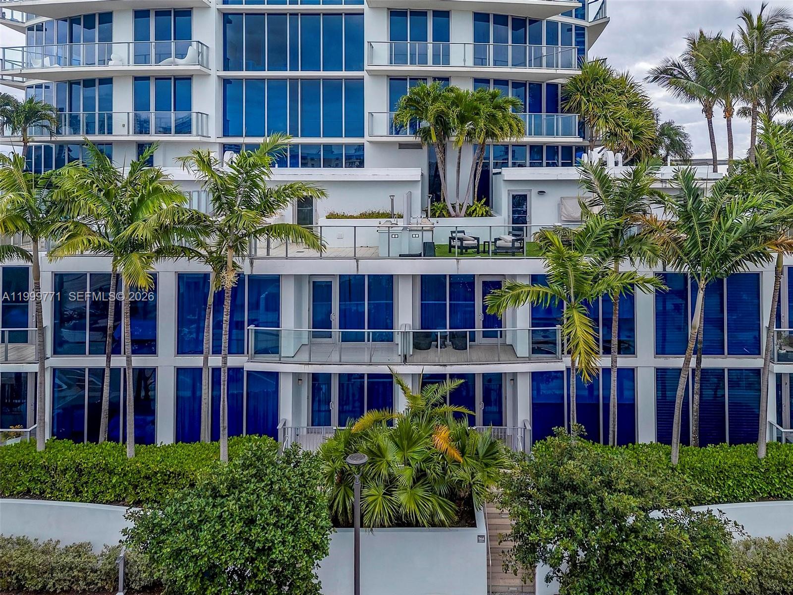 PARAMOUNT FT LAUDERDALE C - Residential