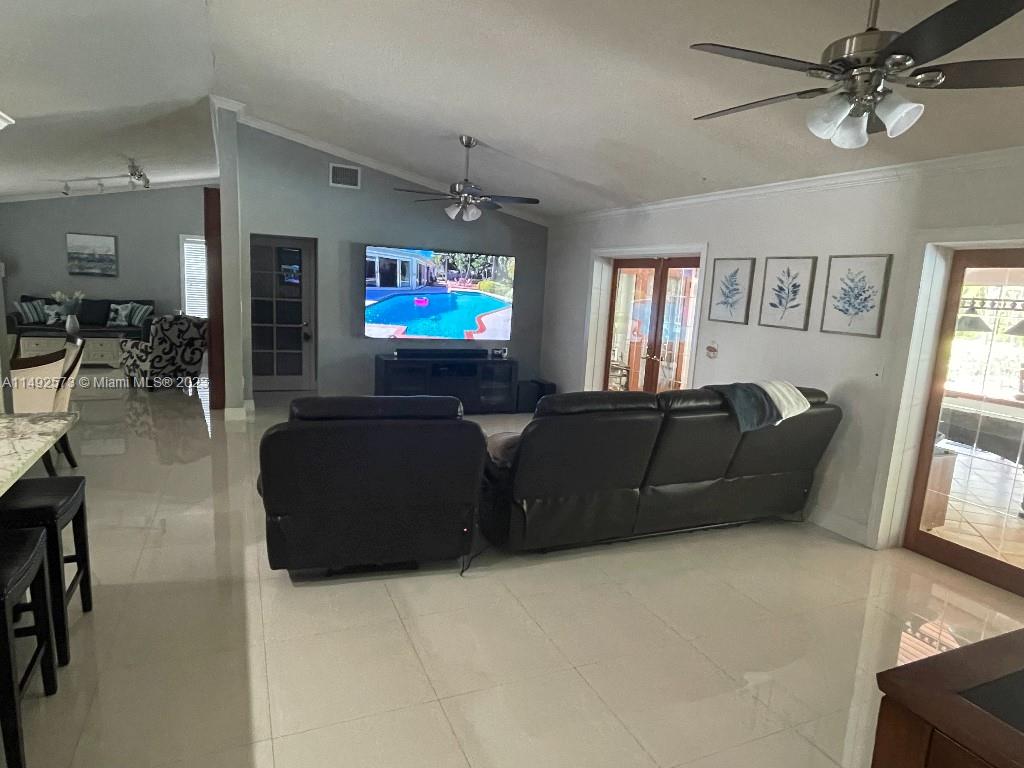 WEITZER SHAUNA MEADOWS SE - Residential