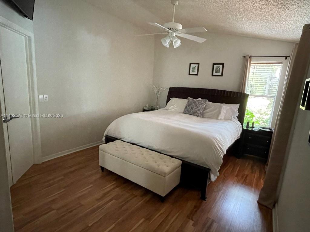 WEITZER SHAUNA MEADOWS SE - Residential